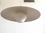 Mooie vintage hanglamp met melkglas en grote metalen kap, Huis en Inrichting, Ophalen of Verzenden, Gebruikt, Jaren 60 / 70, Minder dan 50 cm