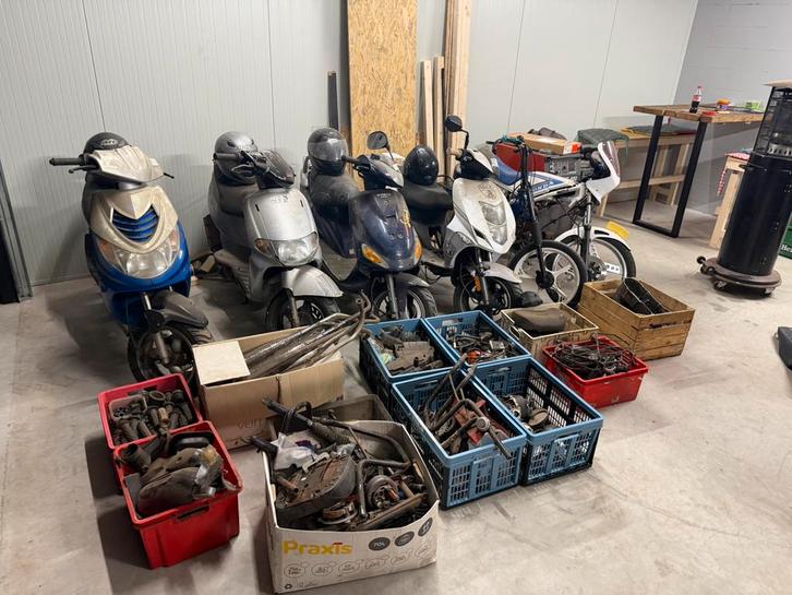 4 scooters te koop liefst in 1 koop, Fietsen en Brommers, Brommeronderdelen | Scooters, Gebruikt, Overige merken, Overige typen
