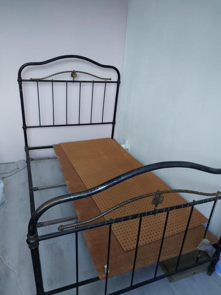 Antiek frans spijlenbed wieltjes twijfelaar, Antiek en Kunst, Antiek | Meubels | Bedden, Ophalen