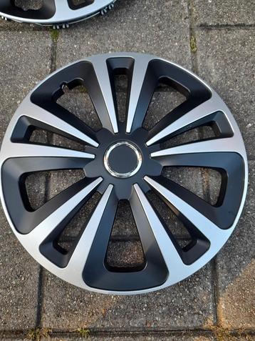 4 stuks nieuwe wieldoppen 16 inch. IN PRIJS VERLAAGD. beschikbaar voor biedingen