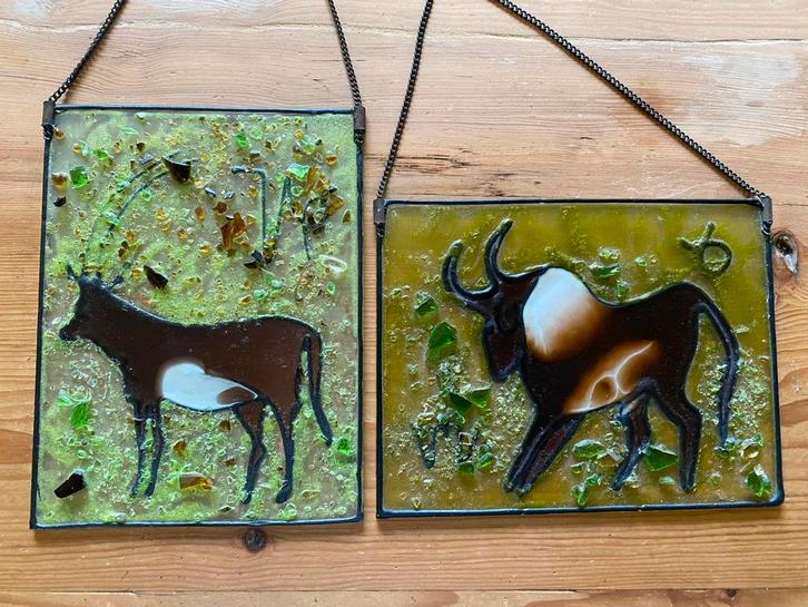 Raamhanger Steenbok en Stier op glas, Huis en Inrichting, Woonaccessoires | Overige, Gebruikt, Ophalen of Verzenden