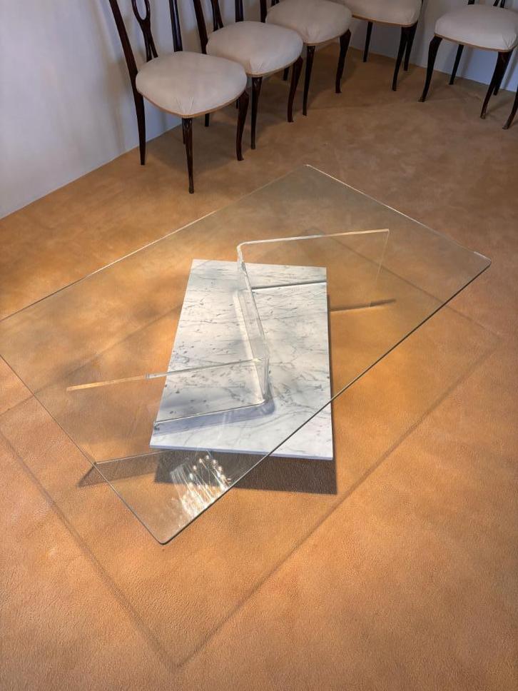 Indrukwekkende moderne salontafel van glas en marmer, Huis en Inrichting, Tafels | Salontafels, Zo goed als nieuw, Minder dan 50 cm