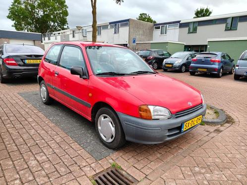 Toyota Starlet 1.3 16V 1998 Rood, Auto's, Toyota, Particulier, Starlet, Radio, Benzine, Hatchback, Handgeschakeld, Origineel Nederlands
