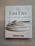 2x Donna Hay: One pan perfect & Fast five, Donna Hay, Tapas, Hapjes en Dim Sum, Ophalen of Verzenden, Zo goed als nieuw