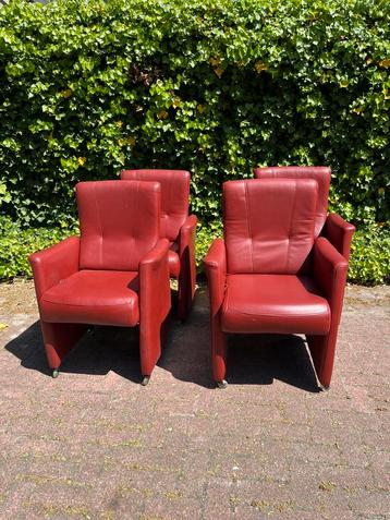 Kwaliteitsvolle eetkamerstoelen 4 stuks.  beschikbaar voor biedingen