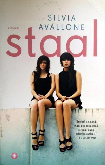 Silvia Avallone - Staal beschikbaar voor biedingen