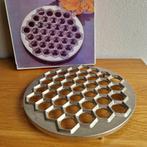 Manti maker, Ophalen