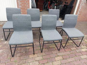 EETKAMERSTOELEN IN NIEUWSTAAT !! 4 STUKS NOG AANWEZIG  beschikbaar voor biedingen