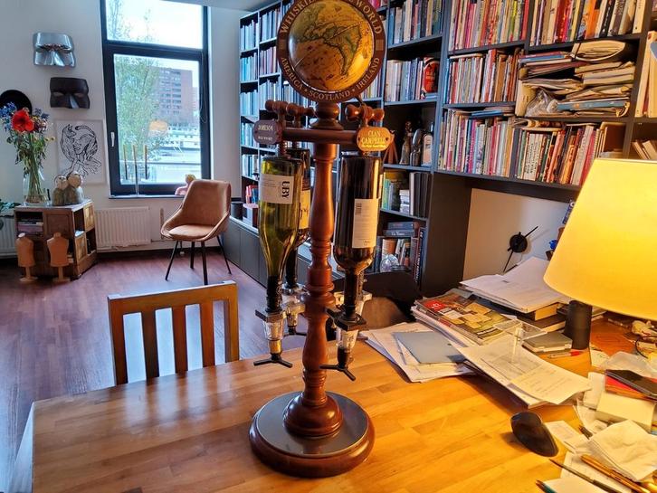 WHISKY MOLEN, Whiskies of the world, Verzamelen, Merken en Reclamevoorwerpen, Zo goed als nieuw, Ophalen