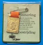 Medaille Wilhelmina KWF Kankerbestrijding 25 jaar - 1974, Postzegels en Munten, Penningen en Medailles, Verzenden, Overige materialen