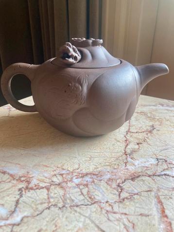 Vintage Yixing Zisha “Purple Clay” Theepot bewegende draak beschikbaar voor biedingen