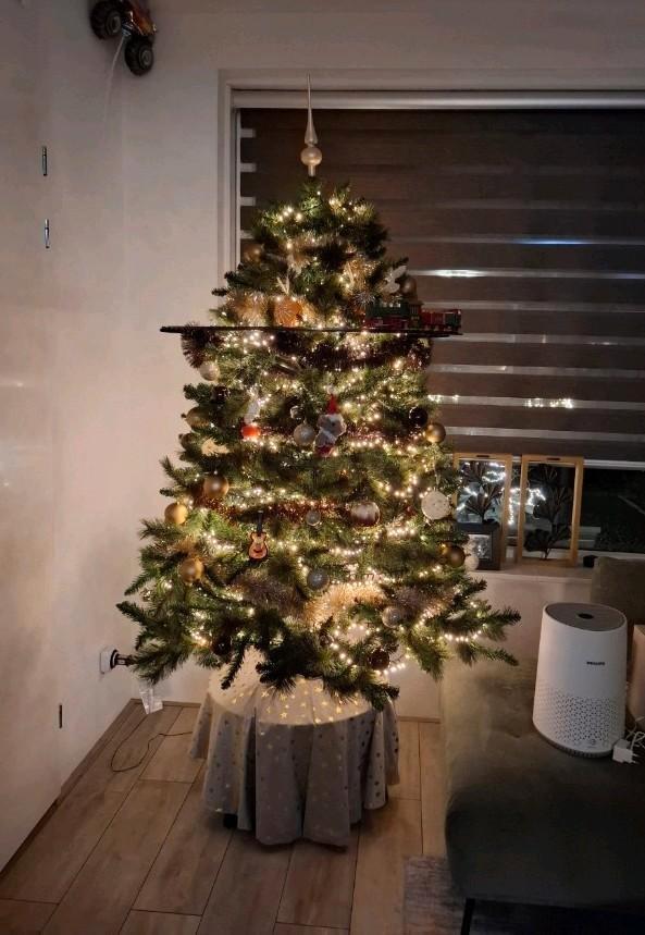 Mooie kunstkerstboom +- 1.80 m inclusief accessoires., Diversen, Kerst, Zo goed als nieuw, Ophalen