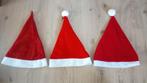 3 kerstmutsen en 5 zilverkleurige slingers, Diversen, Kerst, Ophalen of Verzenden, Nieuw