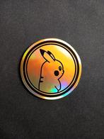 Pokemon Pikachu Pokemon Go Tin Gold Coin NM, Hobby en Vrije tijd, Verzamelkaartspellen | Pokémon, Verzenden, Zo goed als nieuw