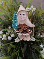 Oude vintage kerstbal kabouter op dennenappel, Ophalen of Verzenden, Zo goed als nieuw