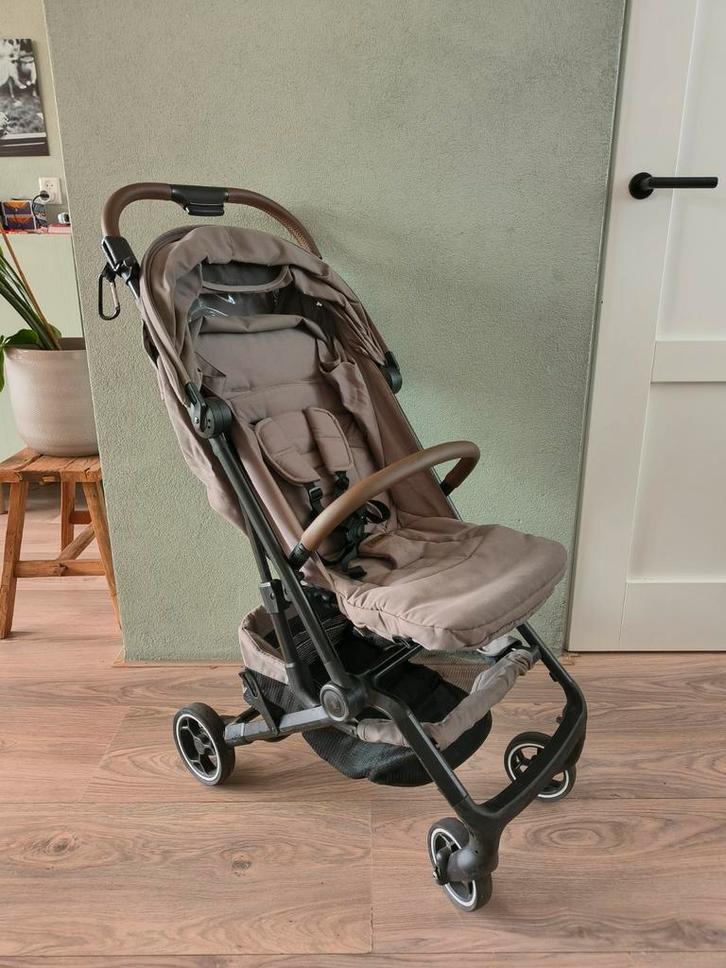 Qute buggy q-compact taupe, Kinderen en Baby's, Buggy's, Gebruikt, Overige merken, Verstelbare rugleuning, Zonnekap, Ophalen