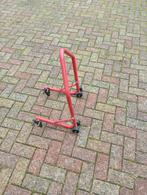 Paddock stand, Motoren, Ophalen
