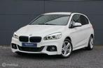 BMW 2-serie Active Tourer 218i Aut. High Exe M Sport Leder !, 136 pk, Gebruikt, Lichtsensor, Wit