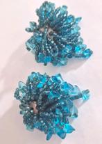 Clipoorbellen met blauwe steentjes., Sieraden, Tassen en Uiterlijk, Oorbellen, Ophalen of Verzenden, Blauw, Overige materialen