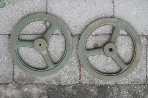 gietijzeren wiel van een machine (v-belt, polie, enz), Doe-het-zelf en Verbouw, Gereedschap | Machine-onderdelen en Toebehoren