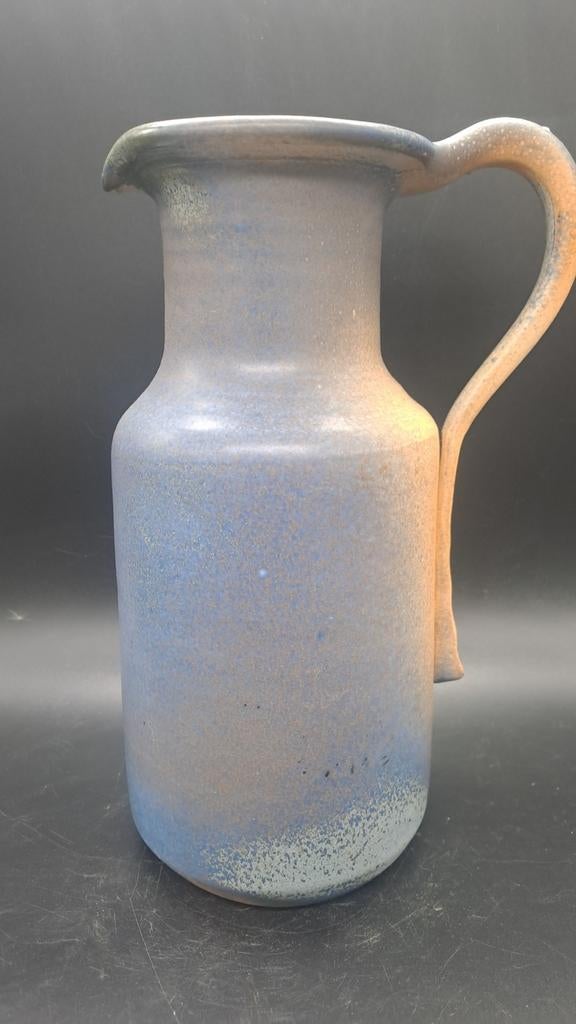 Vaas / kan van Adrie Moerings Gouda. Ca 22,5 cm hoog, Ophalen of Verzenden