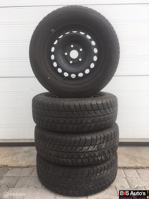 Winterset Uniroyal Skoda Octavia 1Z ('04-'12) 1K0601027t, Auto-onderdelen, Banden en Velgen, Banden en Velgen, Winterbanden, 15 inch