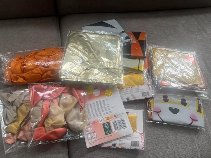 Ballonnen / feestartikelen, Hobby en Vrije tijd, Feestartikelen, Nieuw, Versiering, Verjaardag, Ophalen of Verzenden