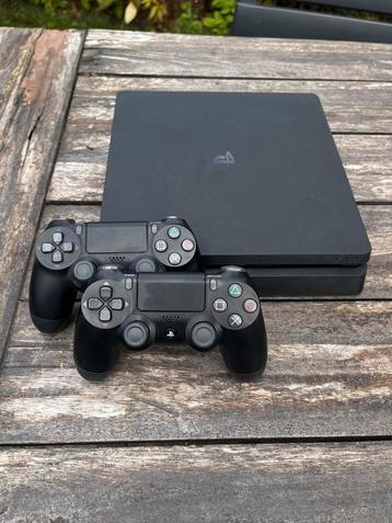 PlayStation 4 Slim 1TB + 2 controllers + kabels beschikbaar voor biedingen