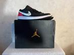 Air Jordan 1 Low SE - Zo goed als nieuw!, Kleding | Heren, Schoenen, Ophalen of Verzenden, Zo goed als nieuw, Zwart, Sneakers of Gympen