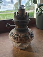 Antieke olielamp met keramische voet & messing brander, Antiek en Kunst, Antiek | Lampen, Ophalen of Verzenden