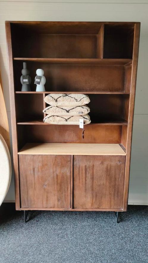 ⚠️LET OP⚠️-50% Eleonora Boekenkast Lio mangohout/Bruin, Huis en Inrichting, Kasten | Boekenkasten, Nieuw, Minder dan 100 cm, 25 tot 50 cm