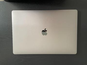 MacBook Pro 16" (2019) - Intel i7, 16GB RAM, 500GB beschikbaar voor biedingen
