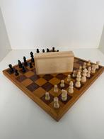 Houten schaakset met opbergkist, Hobby en Vrije tijd, Ophalen of Verzenden, Zo goed als nieuw