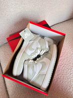 Nike Air Jordan 1 Retro High Seafoam 37,5, Wit, Nike, Ophalen of Verzenden, Sneakers of Gympen