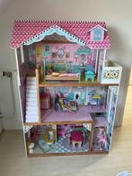 Kidkraft poppenhuis Amelia met meubilair poppen en auto, Ophalen, Zo goed als nieuw, Poppenhuis