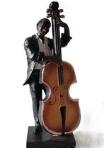 VINTAGE beeldje van een JAZZ BASSIST, Verzamelen, Beelden en Beeldjes, Ophalen of Verzenden, Gebruikt, Mens