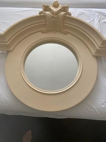 Ronde Spiegel met Kuif - Crème beschikbaar voor biedingen