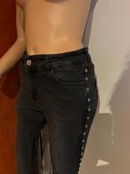 NIKKIE jeans met studs maat 28  origineel ZGAN, Zwart, Ophalen of Verzenden, Zo goed als nieuw, Nikkie