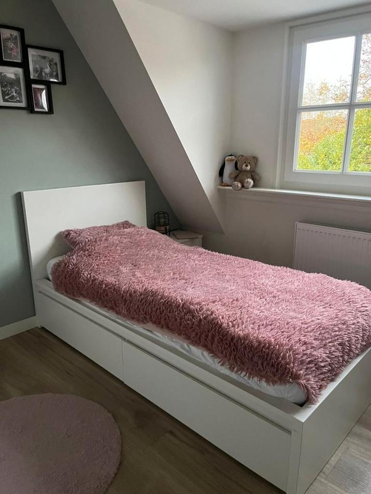 Bed Malm 90x200 met 2 bedlades, Huis en Inrichting, Slaapkamer | Complete slaapkamers, Gebruikt, Eenpersoons, Ophalen