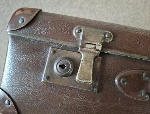 brocante reiskoffer uit 1950, Antiek en Kunst, Curiosa en Brocante, Ophalen of Verzenden