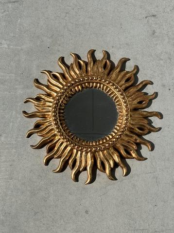 Spiegel zon Bohemen beschikbaar voor biedingen