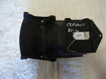 CBR600F 1987 - 1990 Honda Batterijbak D1-11143 beschikbaar voor biedingen
