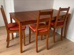 Stevig houten tafel met 3 stoelen - wood table with 3 chairs, 50 tot 100 cm, Rechthoekig, Zo goed als nieuw, Ophalen