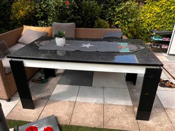 Eettafel moet weg! beschikbaar voor biedingen