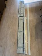 Gloednieuwe houten taupe jaloezieën van Veneta (2 stuks), Huis en Inrichting, Stoffering | Gordijnen en Lamellen, Ophalen, Nieuw