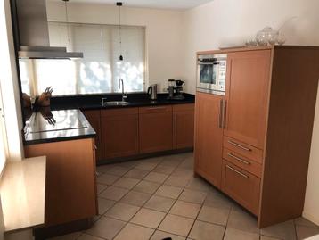 Siematic Keuken Ahorn Barnsteen met inbouw apparatuur beschikbaar voor biedingen