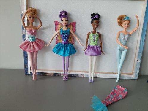 4  barbies , Tiana,  ballerina's en fee met  vleugels., Kinderen en Baby's, Speelgoed | Poppen, Gebruikt, Barbie, Ophalen of Verzenden