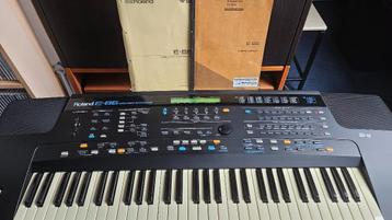 Roland E86 intelligent synthesizer beschikbaar voor biedingen