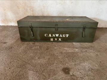 Militaire metalen opbergkist – 107x46x30 cm beschikbaar voor biedingen