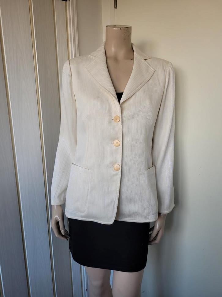 Armani jasje met glitter maat 36/38, Kleding | Dames, Jasjes, Kostuums en Pakken, Zo goed als nieuw, Jasje, Maat 38/40 (M), Paars